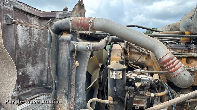 image for item EN5628 1994 Freightliner FLD  dump truck