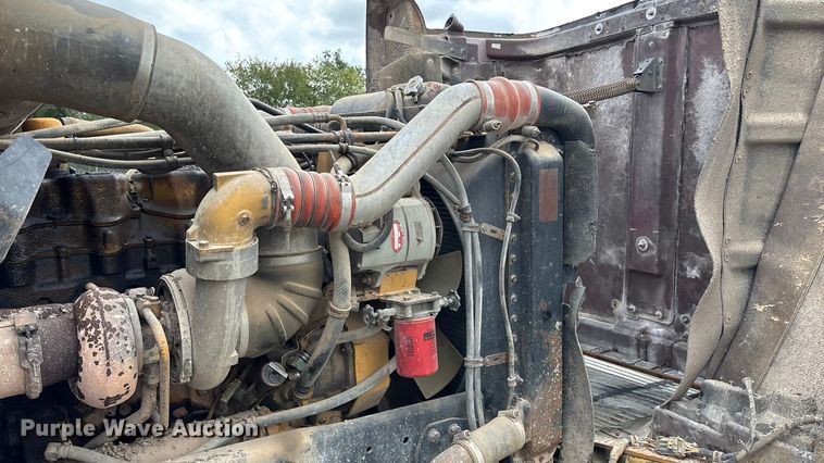 image for item EN5628 1994 Freightliner FLD  dump truck