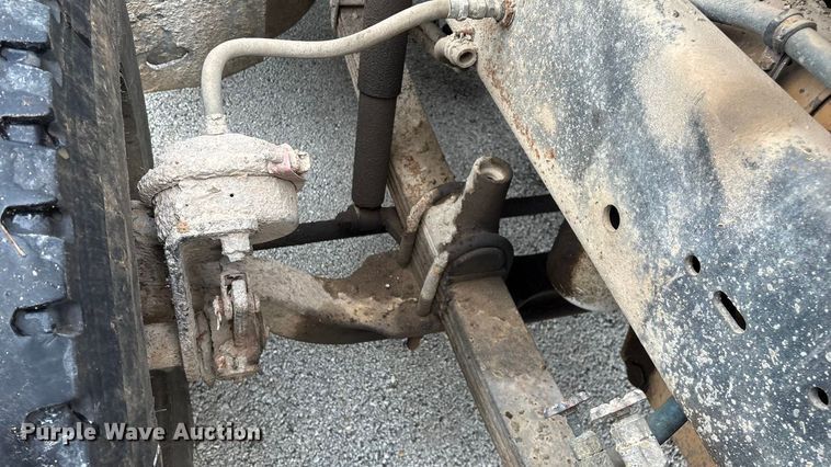 image for item EN5628 1994 Freightliner FLD  dump truck