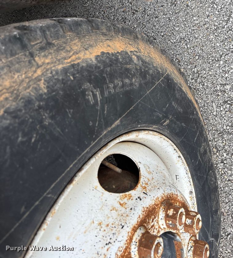 image for item EN5628 1994 Freightliner FLD  dump truck