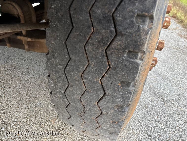 image for item EN5628 1994 Freightliner FLD  dump truck