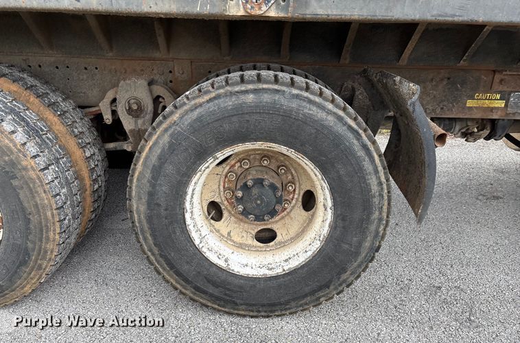 image for item EN5628 1994 Freightliner FLD  dump truck