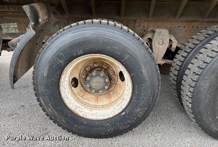 image for item EN5628 1994 Freightliner FLD  dump truck