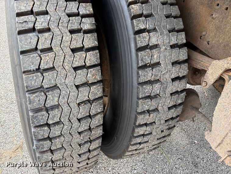 image for item EN5628 1994 Freightliner FLD  dump truck