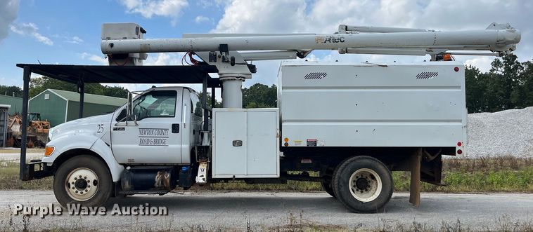 image for item EN5629 2012 Ford F750 Super Duty XL forestry bucket truck