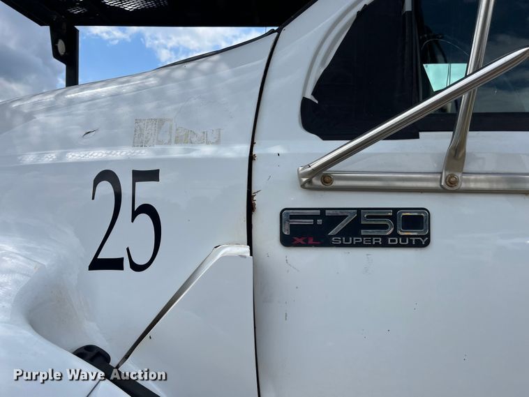 image for item EN5629 2012 Ford F750 Super Duty XL forestry bucket truck