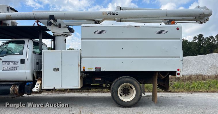 image for item EN5629 2012 Ford F750 Super Duty XL forestry bucket truck