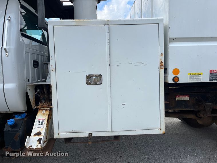 image for item EN5629 2012 Ford F750 Super Duty XL forestry bucket truck