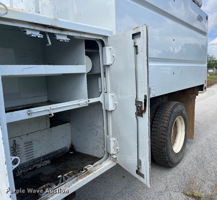 image for item EN5629 2012 Ford F750 Super Duty XL forestry bucket truck