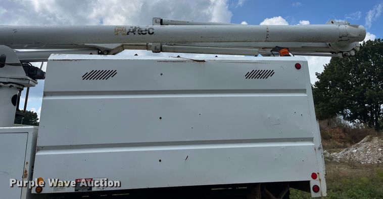 image for item EN5629 2012 Ford F750 Super Duty XL forestry bucket truck