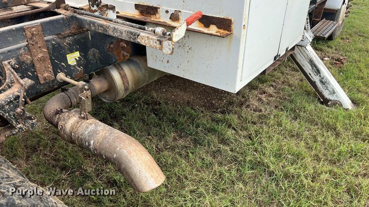 image for item EN5629 2012 Ford F750 Super Duty XL forestry bucket truck