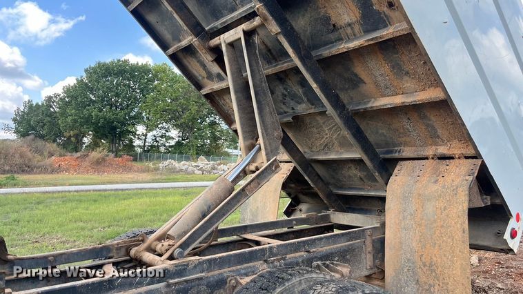 image for item EN5629 2012 Ford F750 Super Duty XL forestry bucket truck