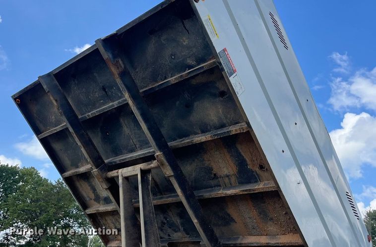 image for item EN5629 2012 Ford F750 Super Duty XL forestry bucket truck