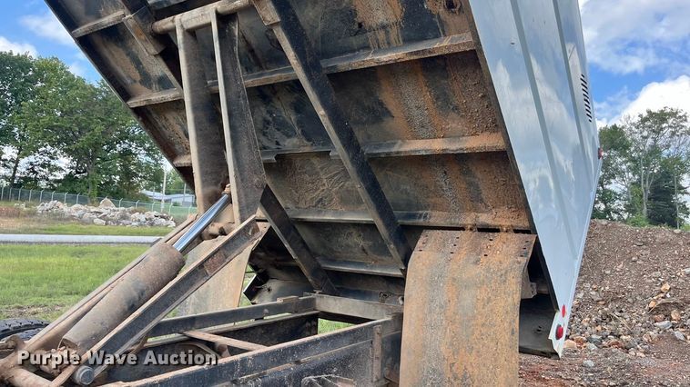 image for item EN5629 2012 Ford F750 Super Duty XL forestry bucket truck