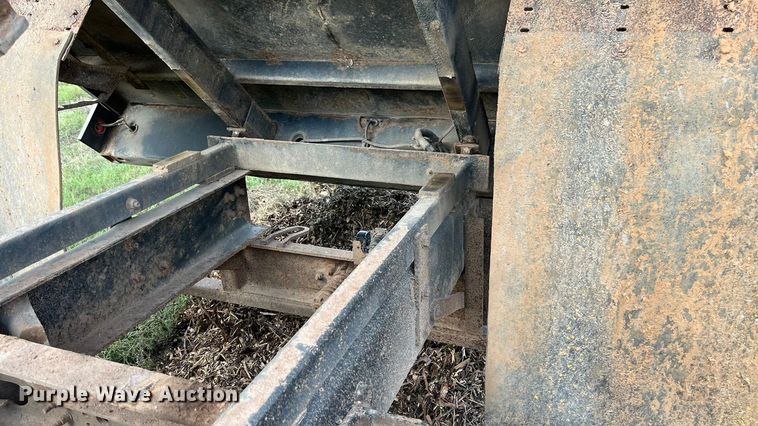 image for item EN5629 2012 Ford F750 Super Duty XL forestry bucket truck