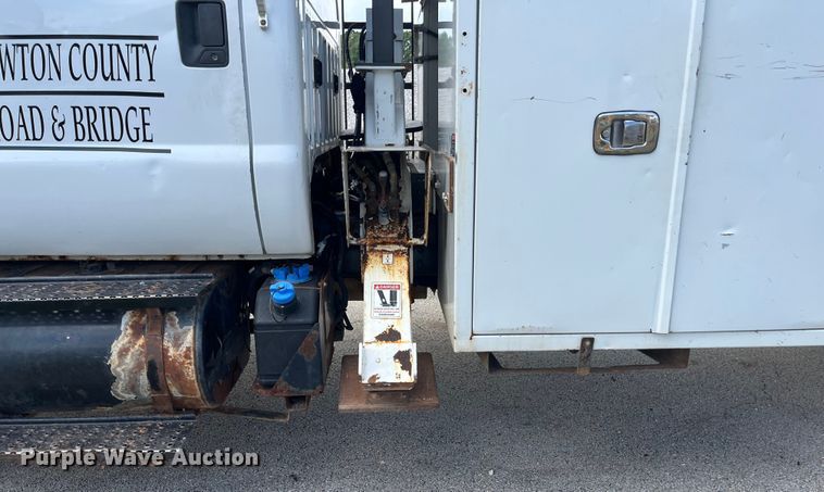 image for item EN5629 2012 Ford F750 Super Duty XL forestry bucket truck