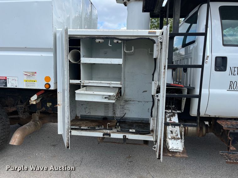 image for item EN5629 2012 Ford F750 Super Duty XL forestry bucket truck