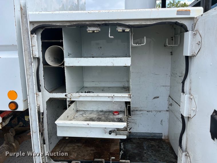 image for item EN5629 2012 Ford F750 Super Duty XL forestry bucket truck