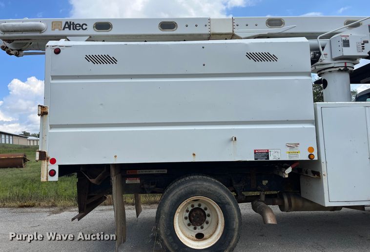 image for item EN5629 2012 Ford F750 Super Duty XL forestry bucket truck