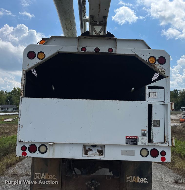 image for item EN5629 2012 Ford F750 Super Duty XL forestry bucket truck