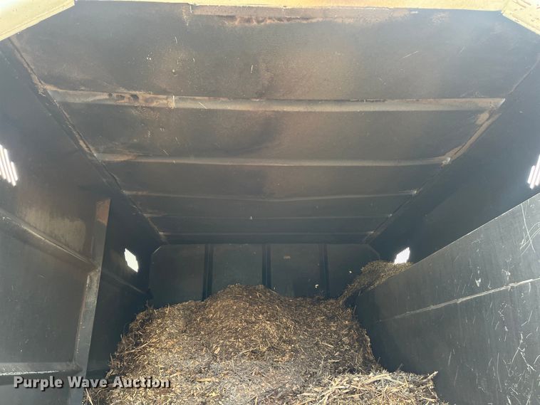 image for item EN5629 2012 Ford F750 Super Duty XL forestry bucket truck