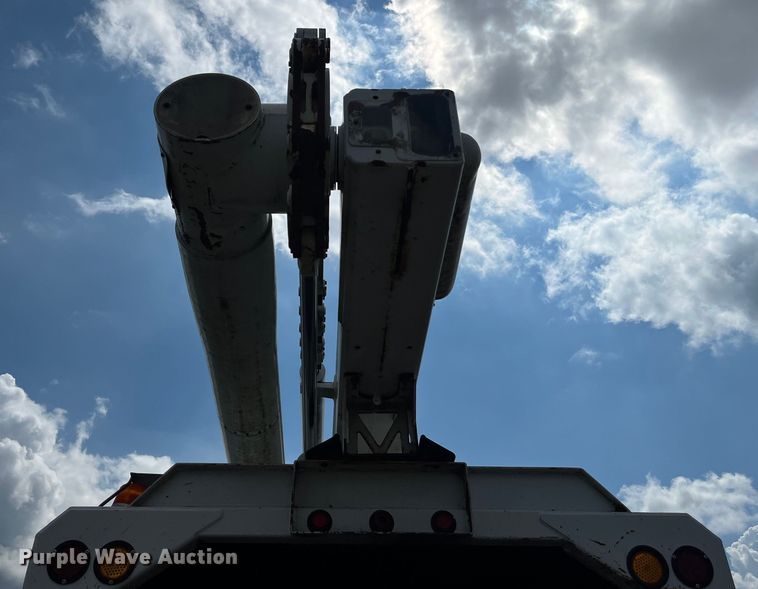 image for item EN5629 2012 Ford F750 Super Duty XL forestry bucket truck