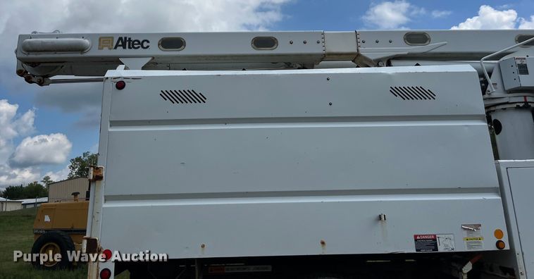 image for item EN5629 2012 Ford F750 Super Duty XL forestry bucket truck