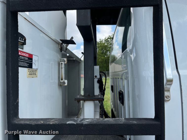 image for item EN5629 2012 Ford F750 Super Duty XL forestry bucket truck