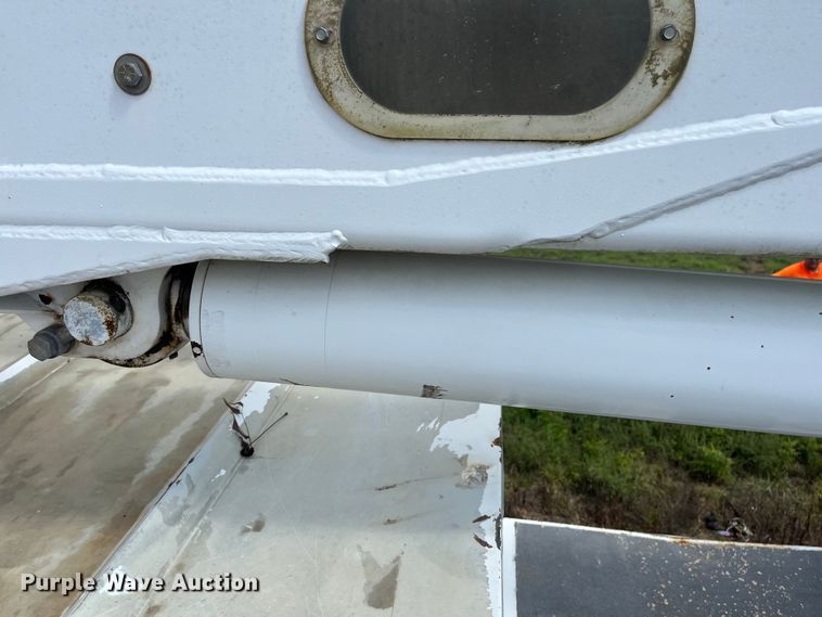 image for item EN5629 2012 Ford F750 Super Duty XL forestry bucket truck