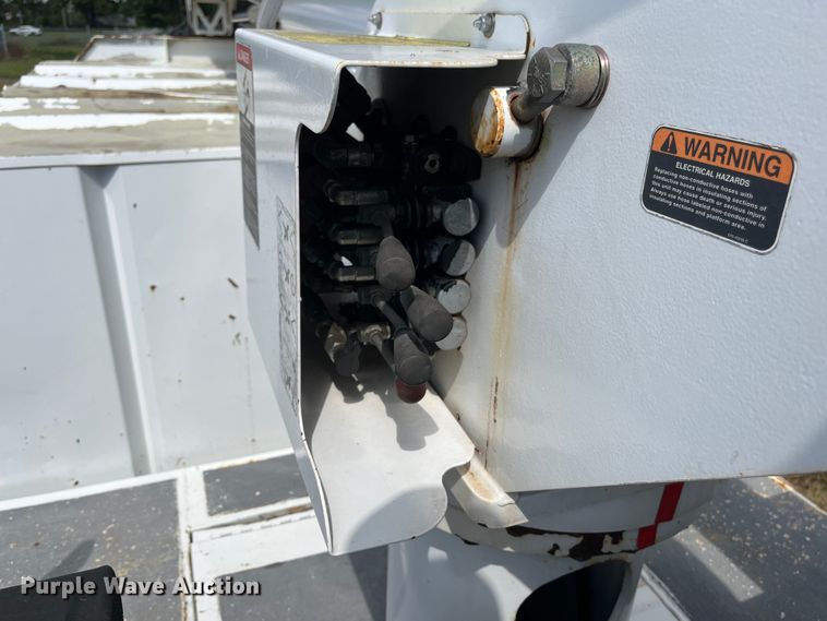 image for item EN5629 2012 Ford F750 Super Duty XL forestry bucket truck