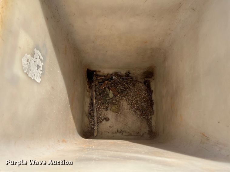 image for item EN5629 2012 Ford F750 Super Duty XL forestry bucket truck