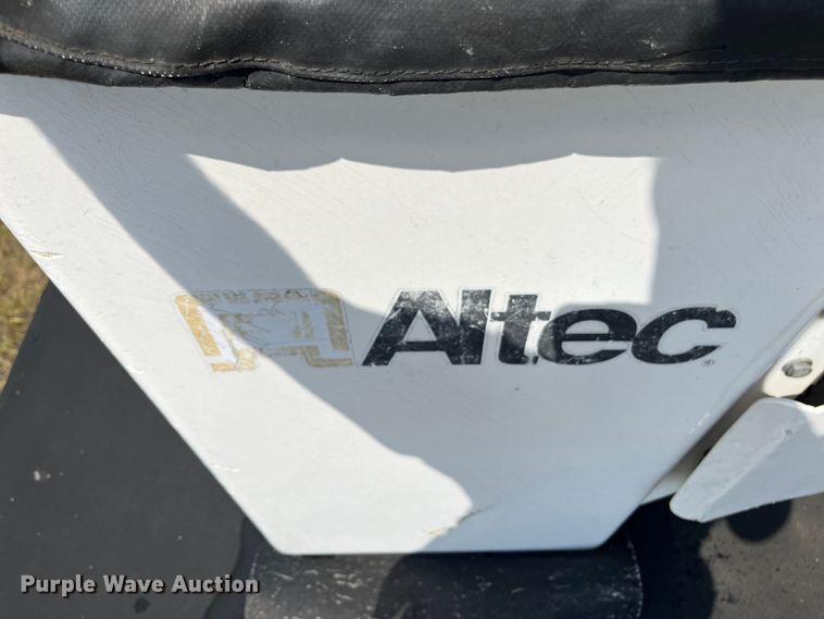 image for item EN5629 2012 Ford F750 Super Duty XL forestry bucket truck