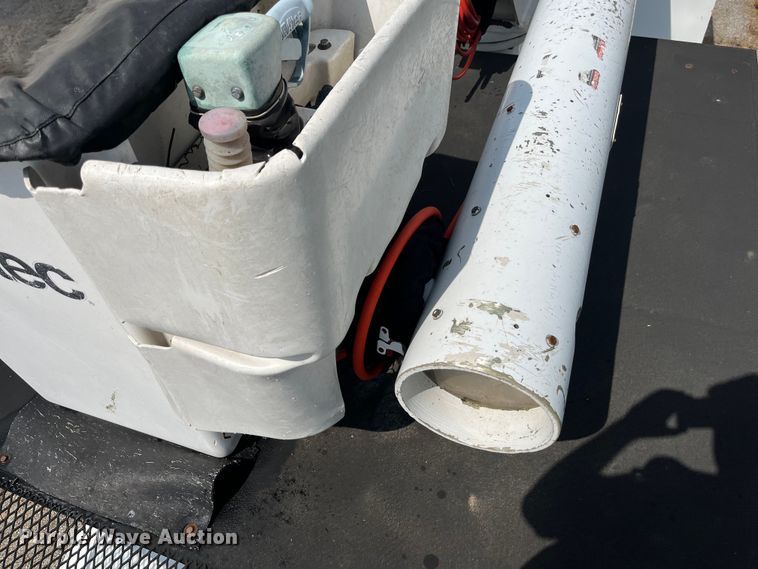 image for item EN5629 2012 Ford F750 Super Duty XL forestry bucket truck