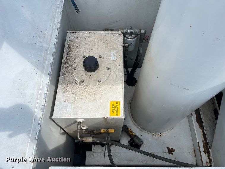 image for item EN5629 2012 Ford F750 Super Duty XL forestry bucket truck