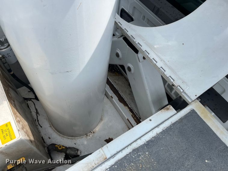 image for item EN5629 2012 Ford F750 Super Duty XL forestry bucket truck