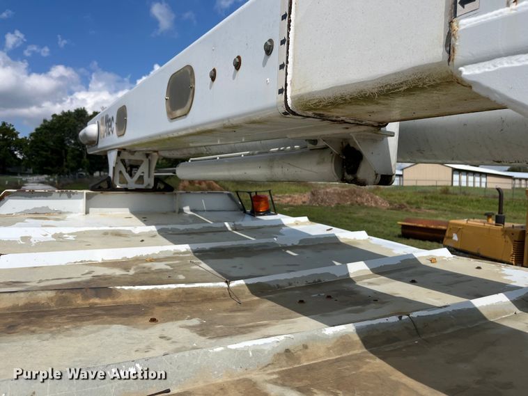 image for item EN5629 2012 Ford F750 Super Duty XL forestry bucket truck