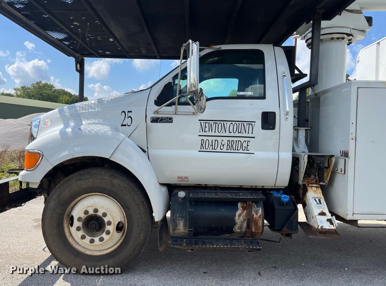 image for item EN5629 2012 Ford F750 Super Duty XL forestry bucket truck