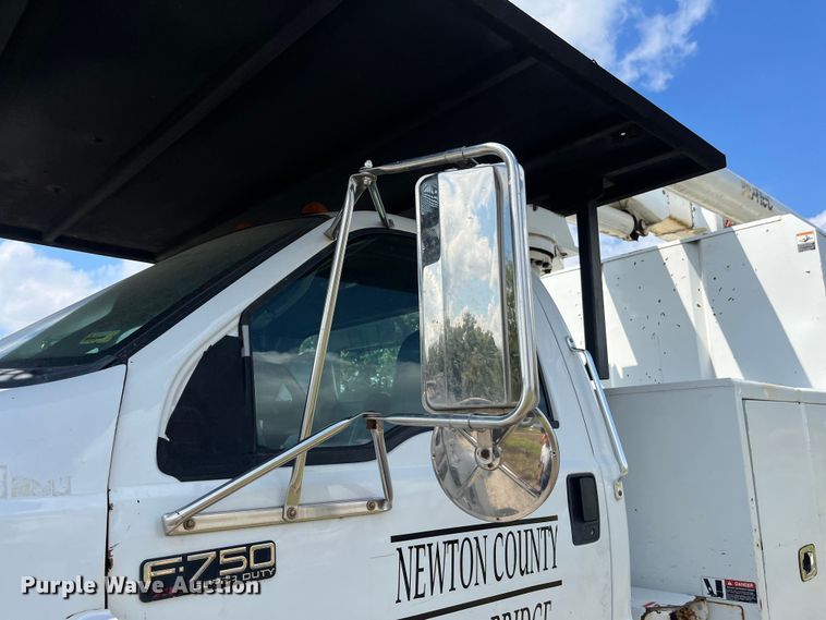 image for item EN5629 2012 Ford F750 Super Duty XL forestry bucket truck