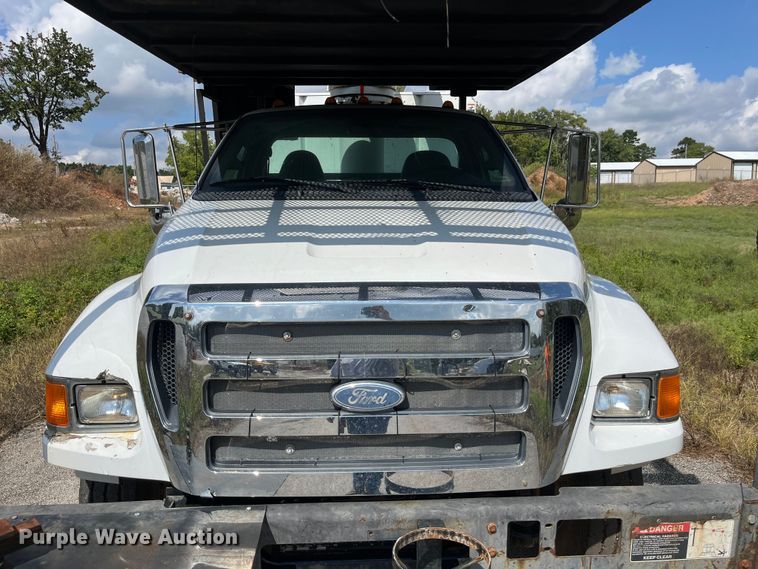 image for item EN5629 2012 Ford F750 Super Duty XL forestry bucket truck