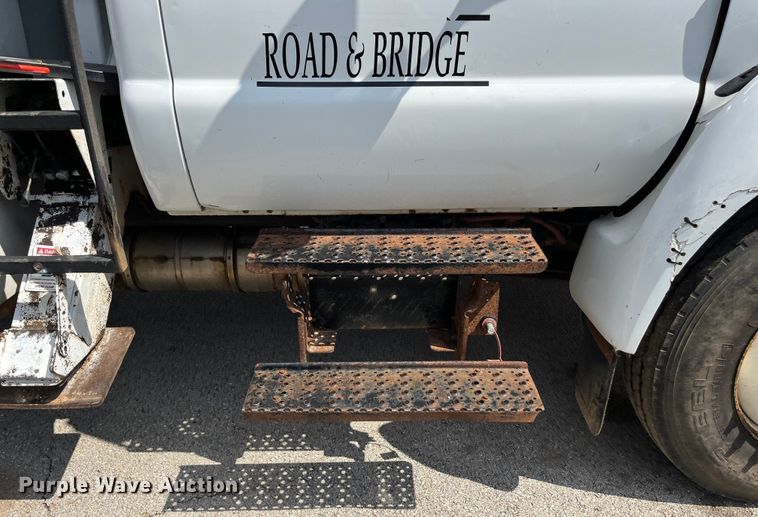 image for item EN5629 2012 Ford F750 Super Duty XL forestry bucket truck