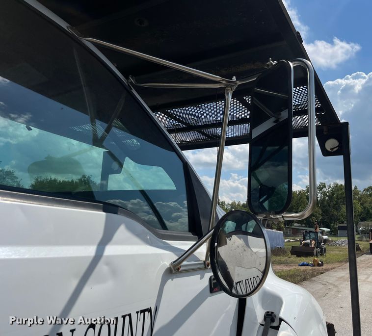 image for item EN5629 2012 Ford F750 Super Duty XL forestry bucket truck