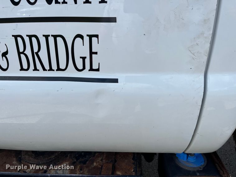 image for item EN5629 2012 Ford F750 Super Duty XL forestry bucket truck