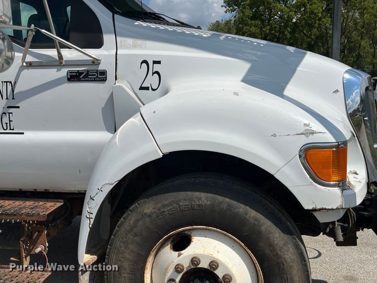 image for item EN5629 2012 Ford F750 Super Duty XL forestry bucket truck