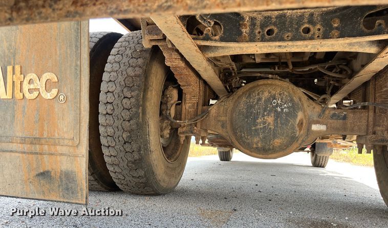 image for item EN5629 2012 Ford F750 Super Duty XL forestry bucket truck