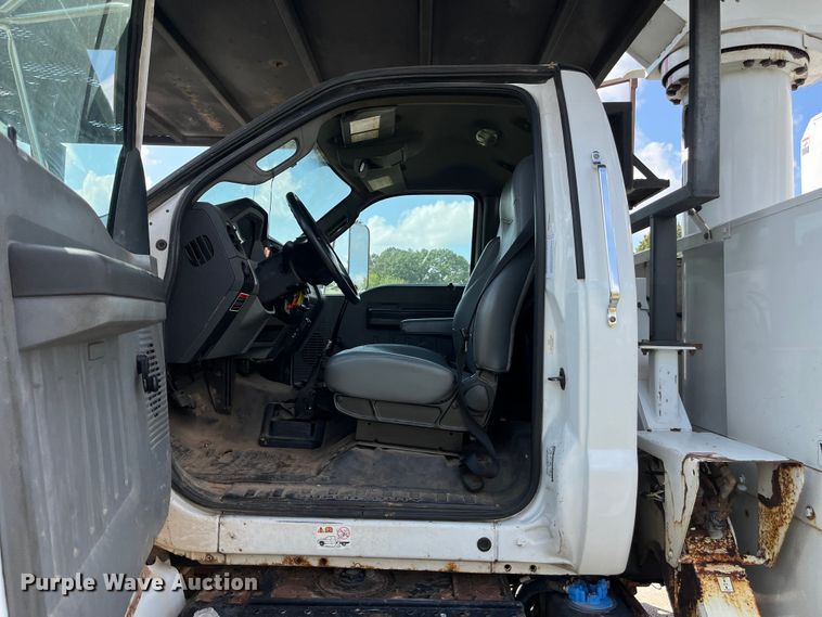 image for item EN5629 2012 Ford F750 Super Duty XL forestry bucket truck