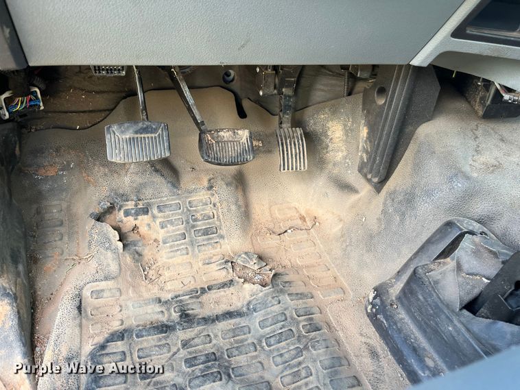 image for item EN5629 2012 Ford F750 Super Duty XL forestry bucket truck