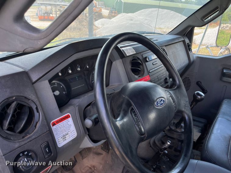 image for item EN5629 2012 Ford F750 Super Duty XL forestry bucket truck