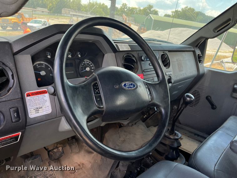 image for item EN5629 2012 Ford F750 Super Duty XL forestry bucket truck