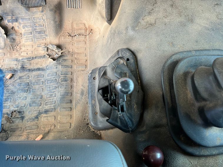 image for item EN5629 2012 Ford F750 Super Duty XL forestry bucket truck