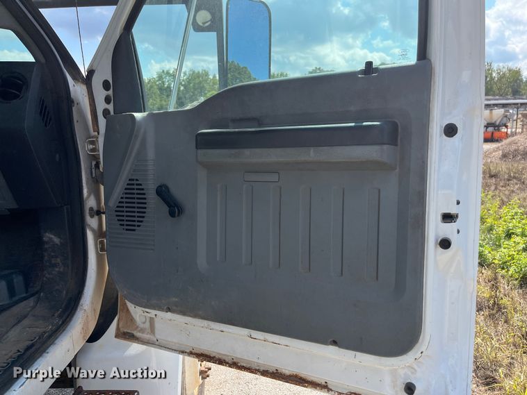 image for item EN5629 2012 Ford F750 Super Duty XL forestry bucket truck